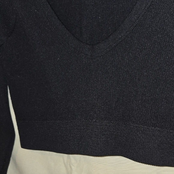 Garage Black Long Sleeve V Neck Crop Top Size Large - Picture 4 of 7